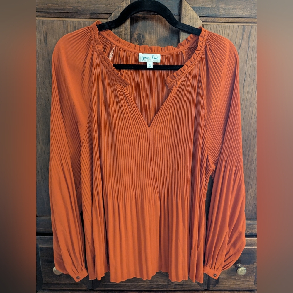 G&L Alayah Accordion Top in Spice